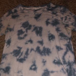 Victoria’s Secret Pink t shirt